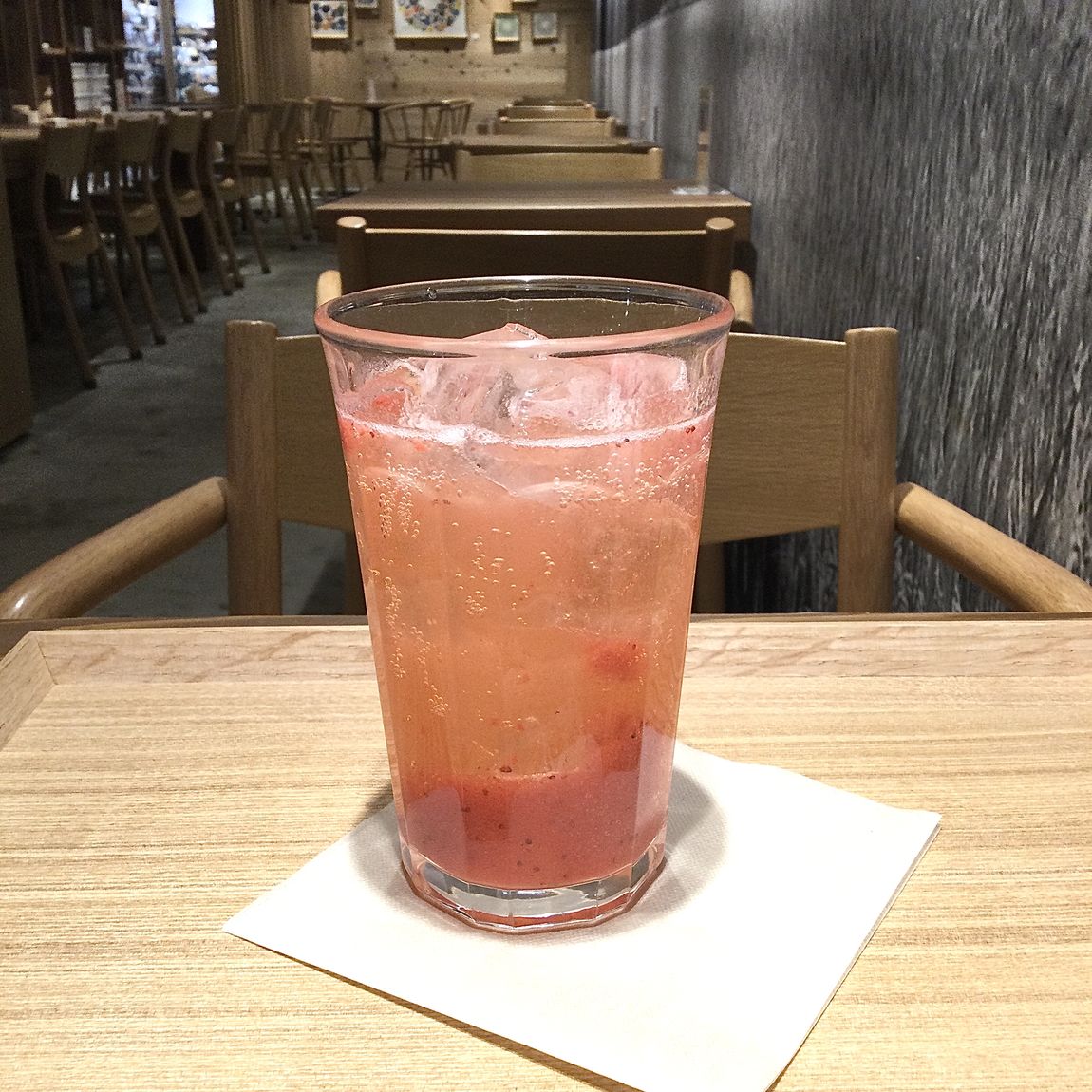 【Café＆Meal MUJI近鉄四日市】苺のサイダー