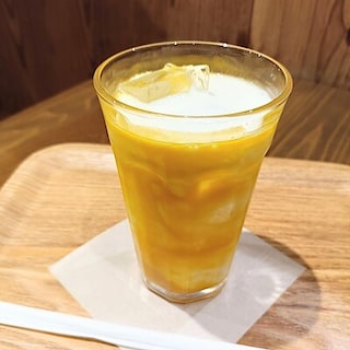 【Café＆MealMUJI新百合丘オーパ】マンゴーとパッションフルーツのラッシー