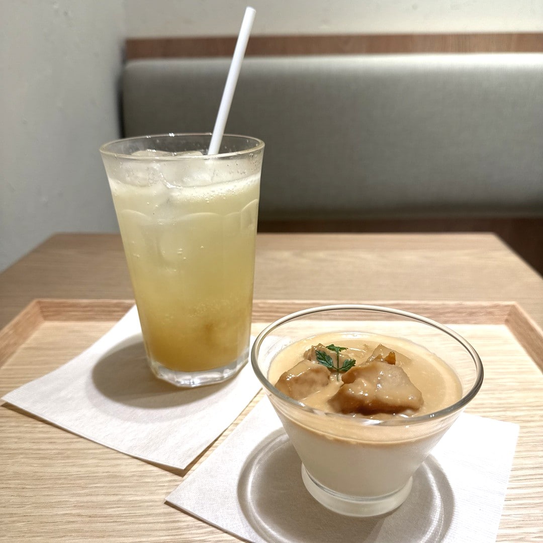 りんごパンナとソーダ