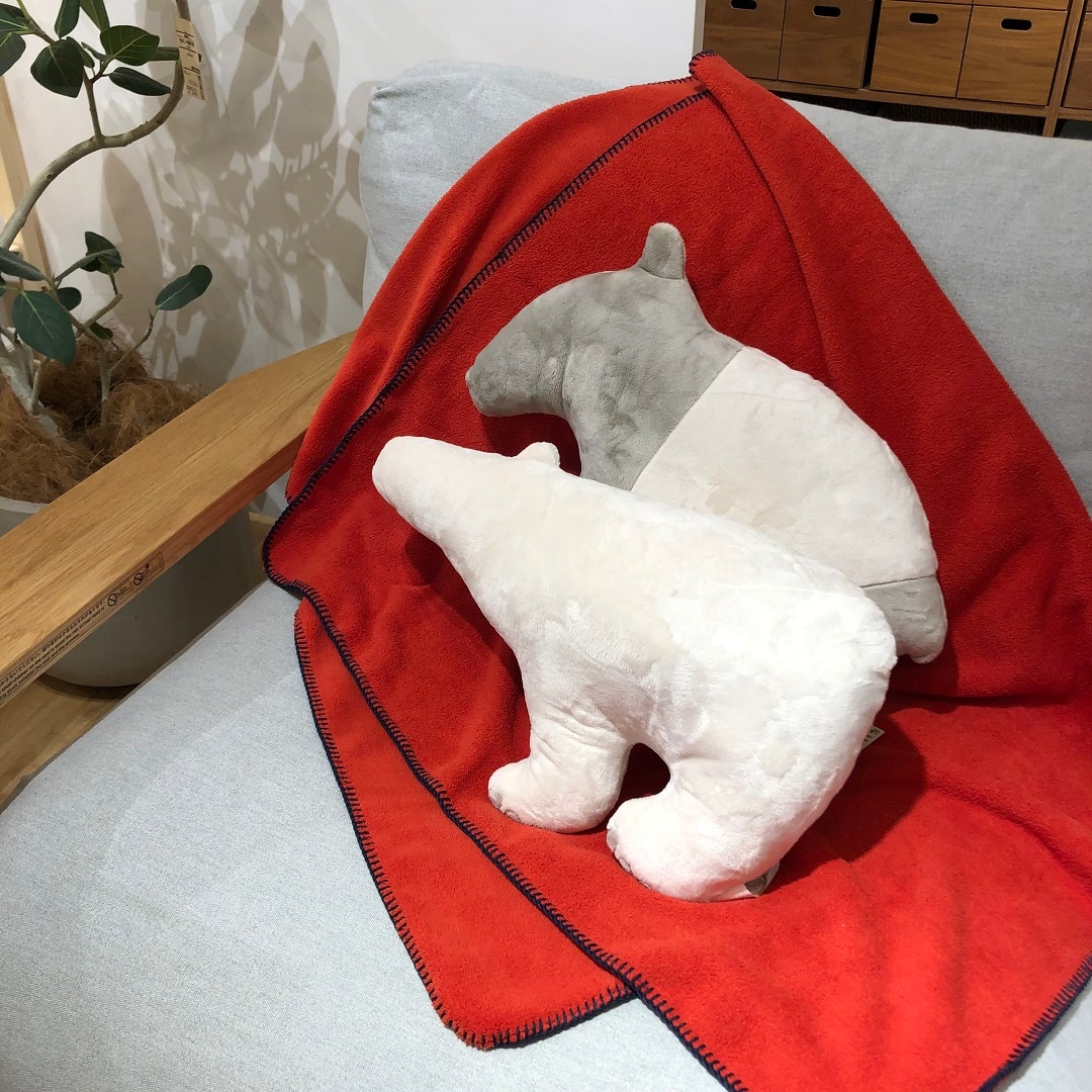 エブリイOkanaka津高】動物クッションとブランケットの紹介｜ 無印良品