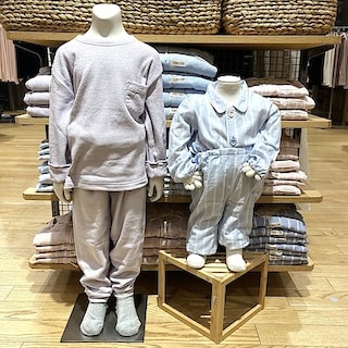 春におすすめの子供のルームウェアセットのご紹介です。