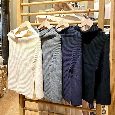 【ヨークタウン塩釜舟入】　ウールのポンチョで体をあたたかく