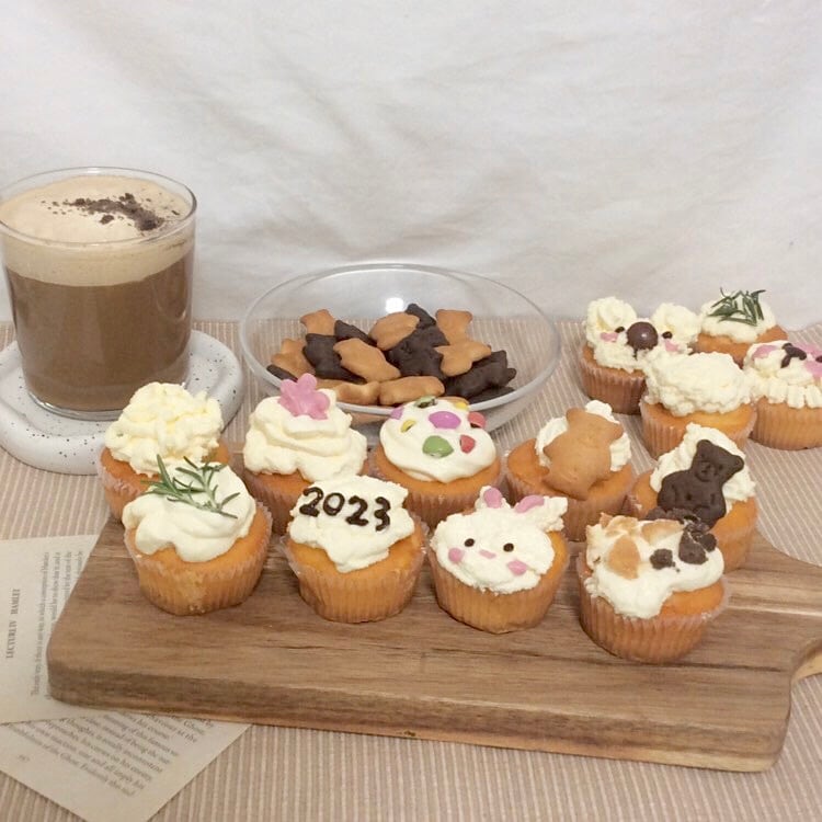 可愛くアレンジしたプチケーキ