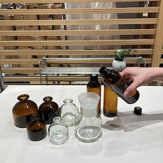 【茅野】花瓶にも芳香にも。飾りたいガラスボトル