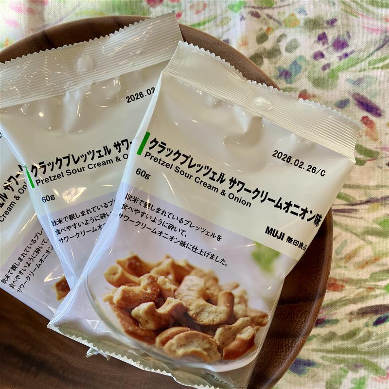 【みのおキューズモール】みんなで楽しめる「クラックプレッツェル サワークリームオニオン味」 