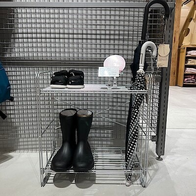 【南千里アネックス】中でも外でも使えるワイヤーラック