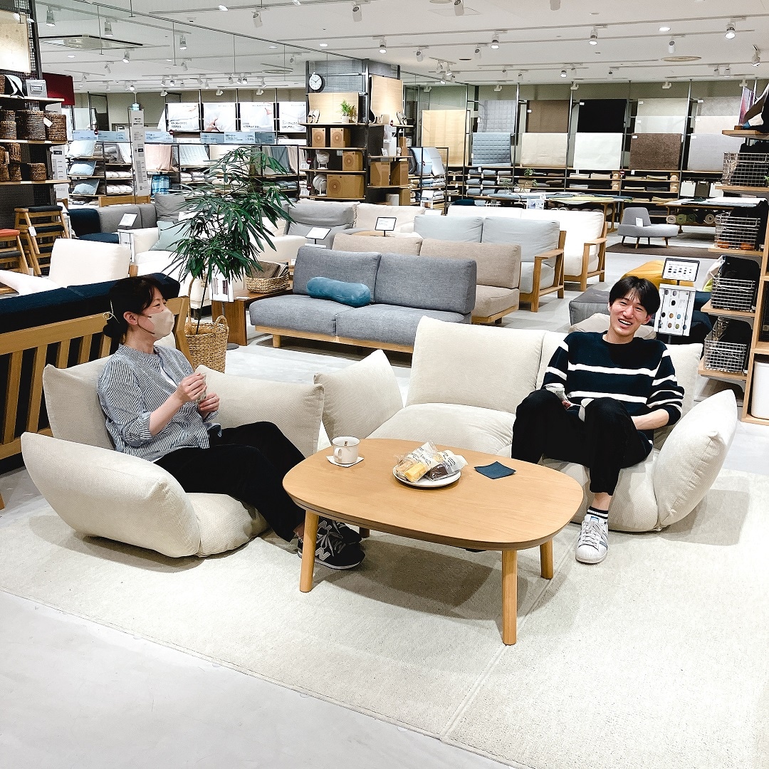 無印良品 リクライニングフロアソファ ピンク 2シーター 新大村駅前】自由自在のリクライニングフロアソファ｜ 無印良品