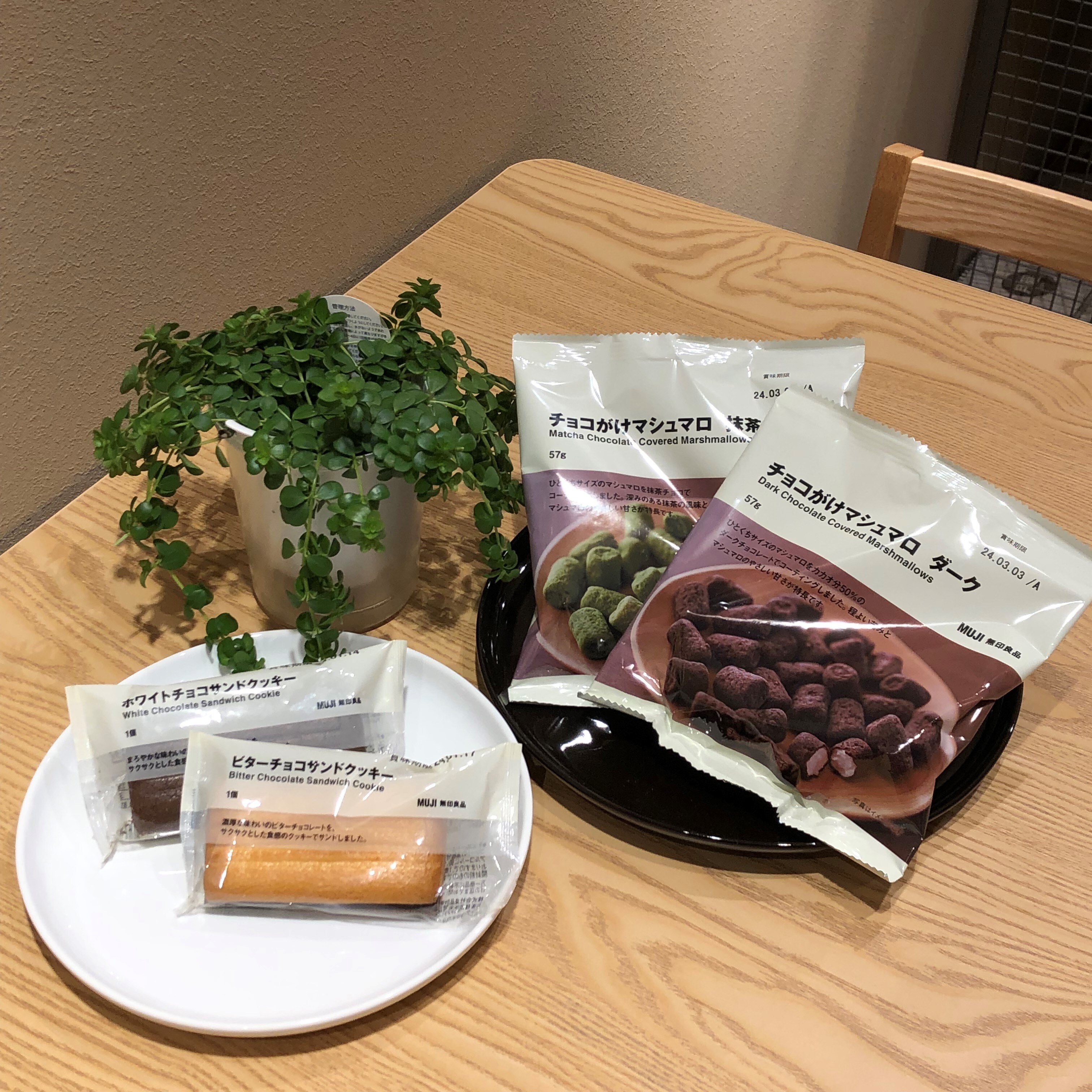 新作のマシュマロとクッキー