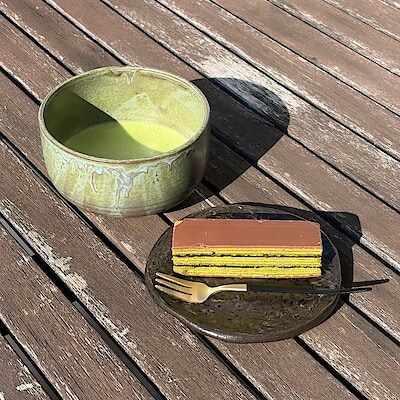 【かみしんプラザ】パリッとチョコと、しっとり抹茶のオペラケーキ