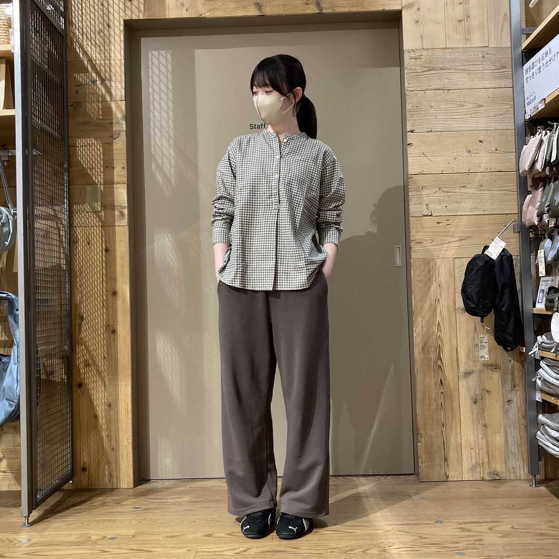 スタッフスナップサムネ