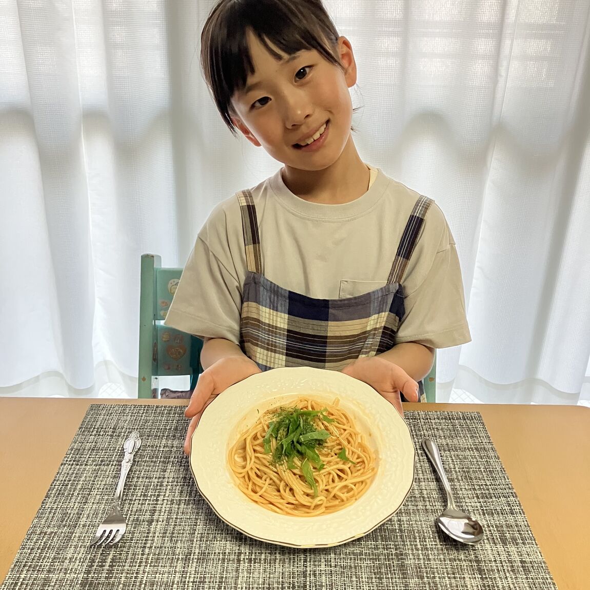 パスタと子供の写真