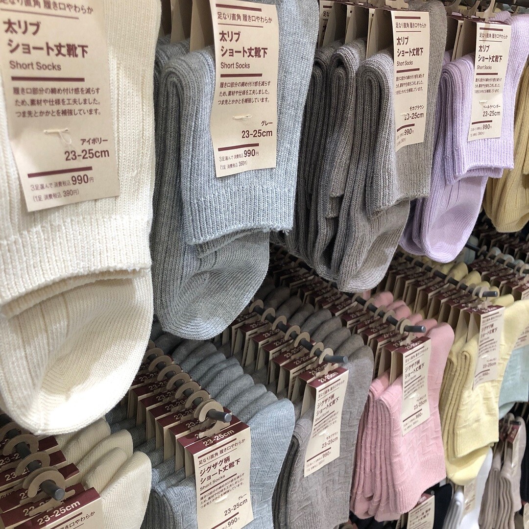 婦人靴下売場