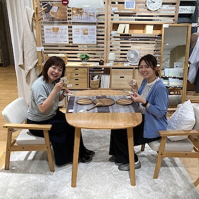 木製アームチェア グリーン | 無印良品