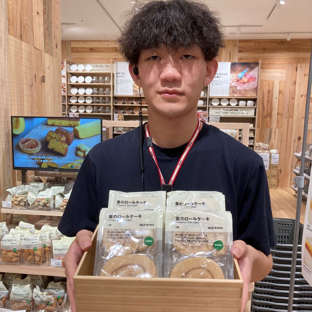 季節限定栗のロールケーキ