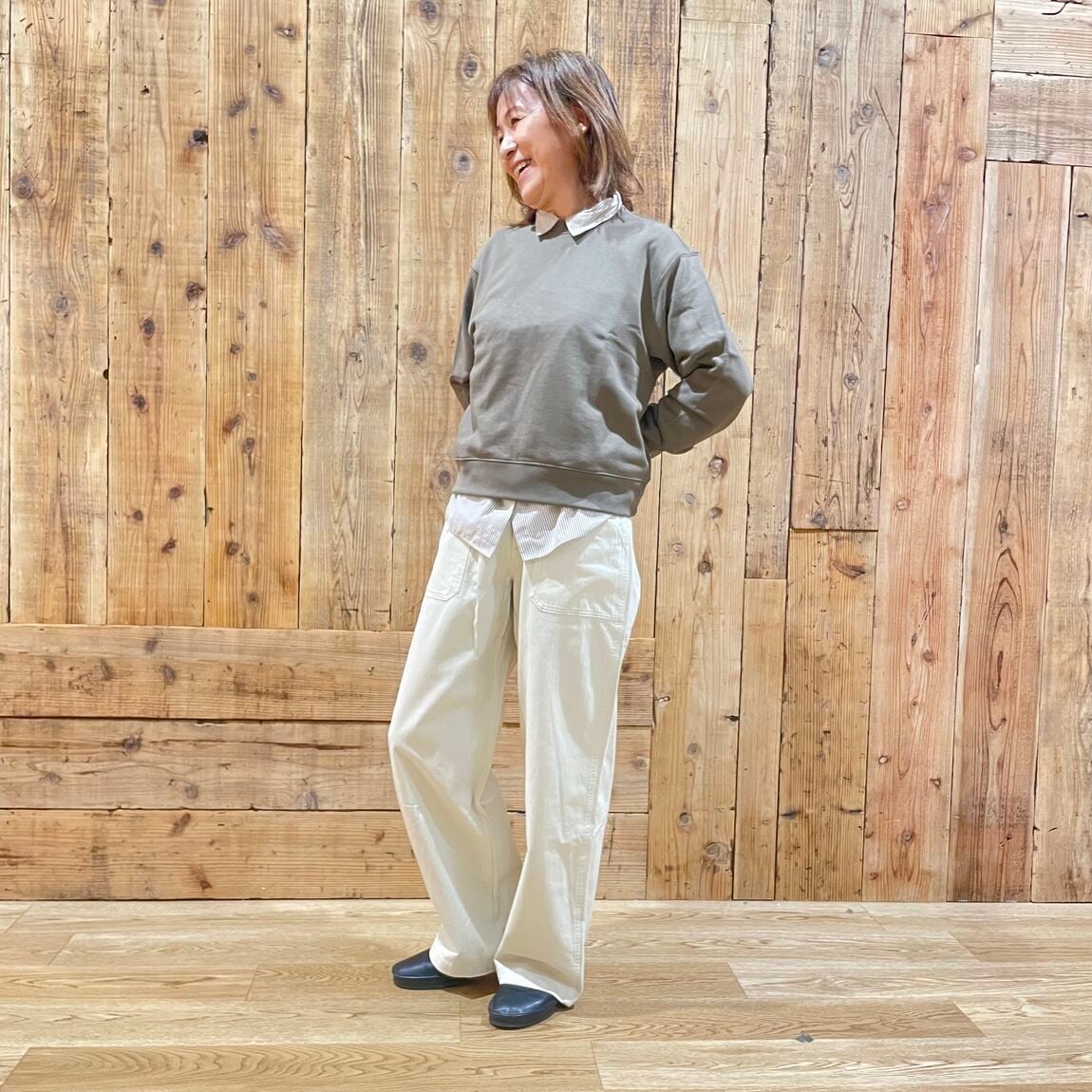 スタッフスナップ　女性スタッフ写真