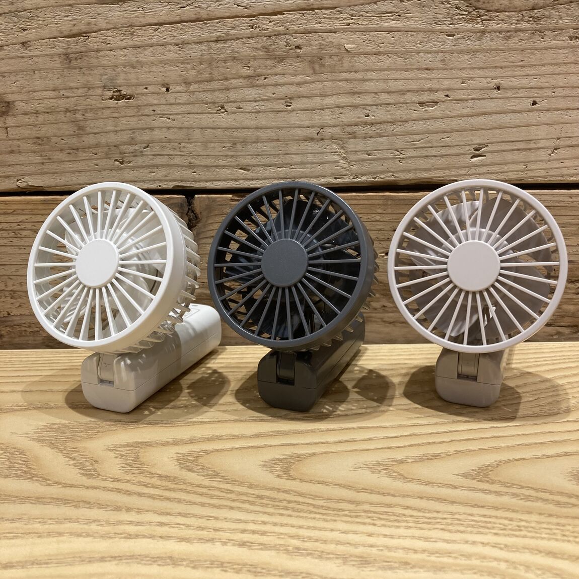 【Vタウン芥見】夏の必需品、充電式コンパクトハンディファン