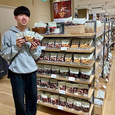 【シーナシーナ弘前】しっとりジューシーしみこみチョコのご紹介！