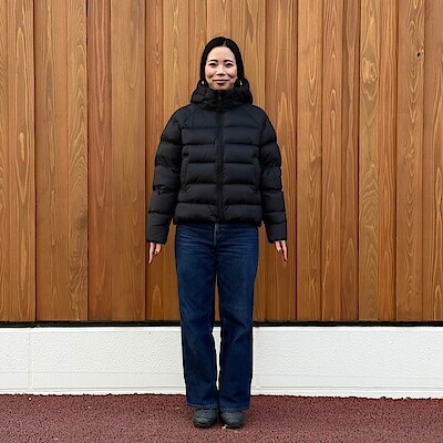 婦人 軽量ダウンポケッタブルフード付きジャケット | 無印良品