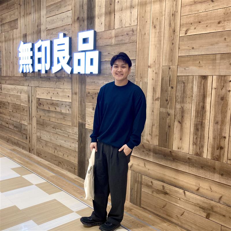 クールネック長袖Ｔシャツの写真