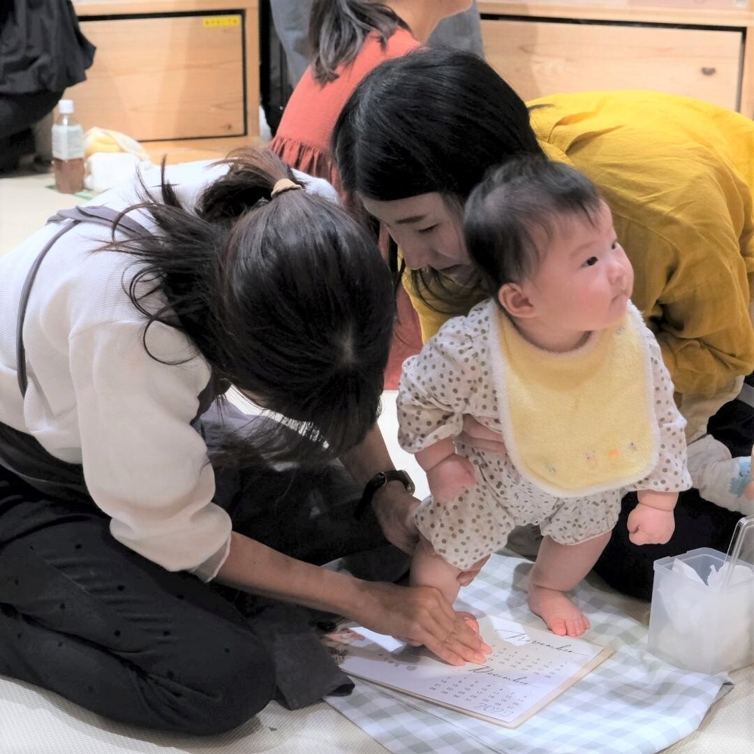 【堺北花田】秋を楽しむ絵本読み聞かせ＆ 足型アートをつくろう｜イベントレポート