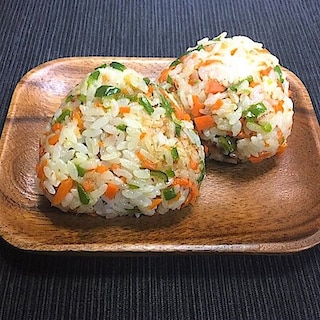 【堺北花田】ピーマンとにんじんのおかかにぎり｜きょうのレシピ