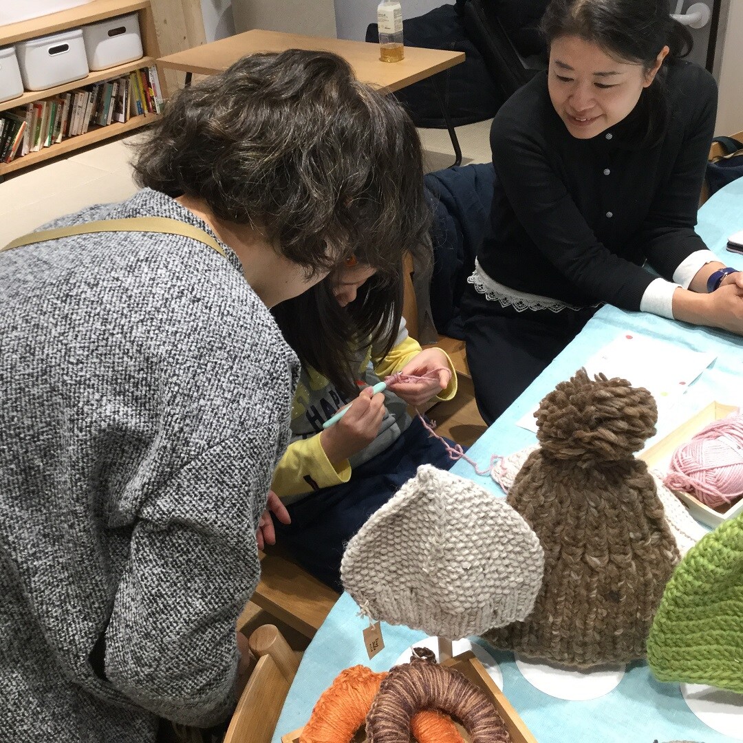 キービジュアル画像：かぎ針でマフラーを編もう｜イベントレポート