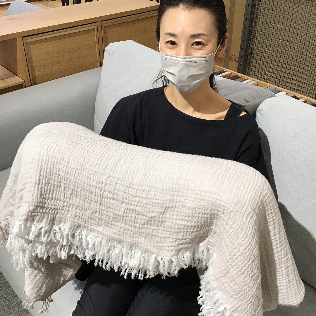 【アル・プラザ草津】フリンジ使い 三重ガーゼリバーシブルケット