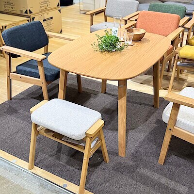 【直江津】高さが変えられるテーブル木製テーブル