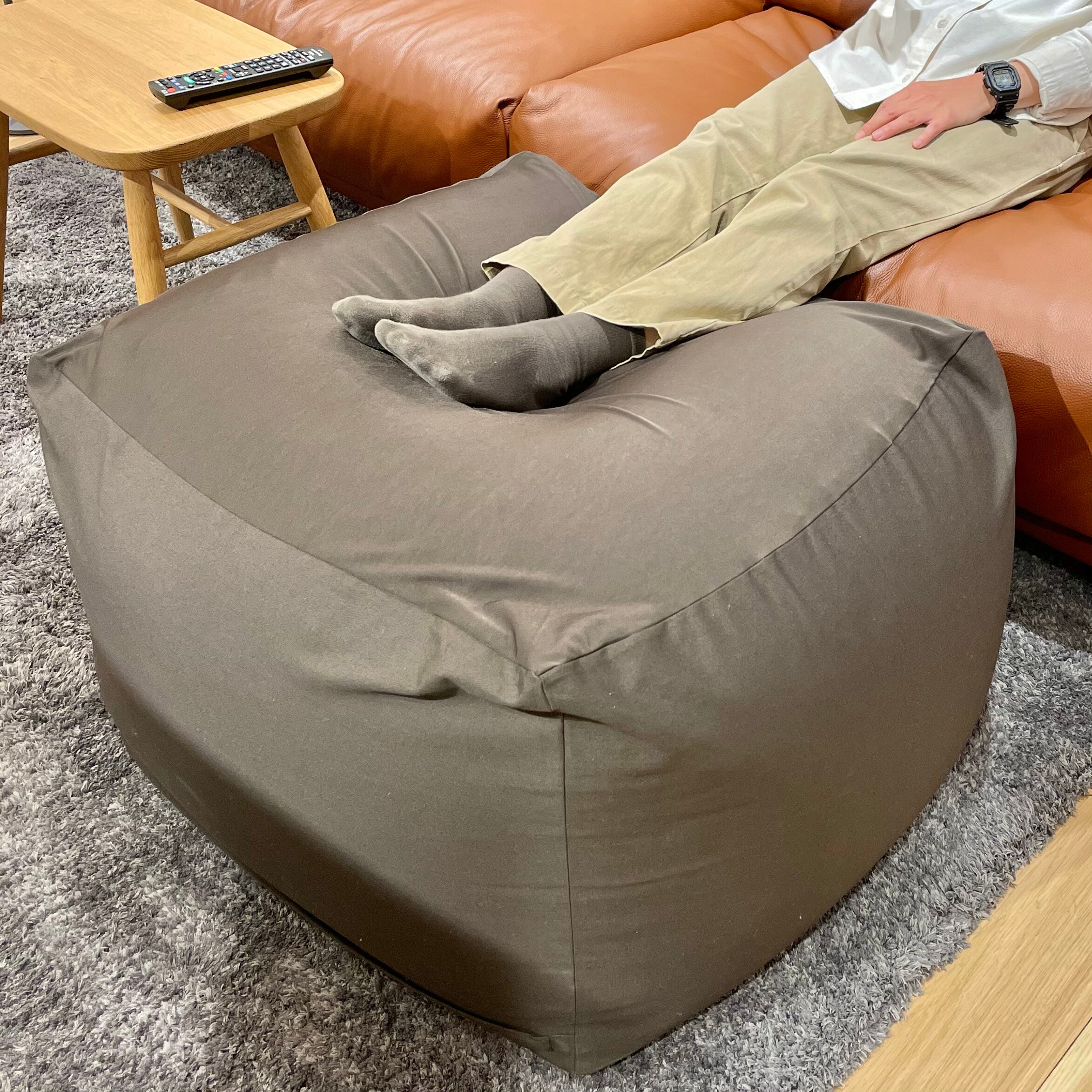 体にフィットするソファ