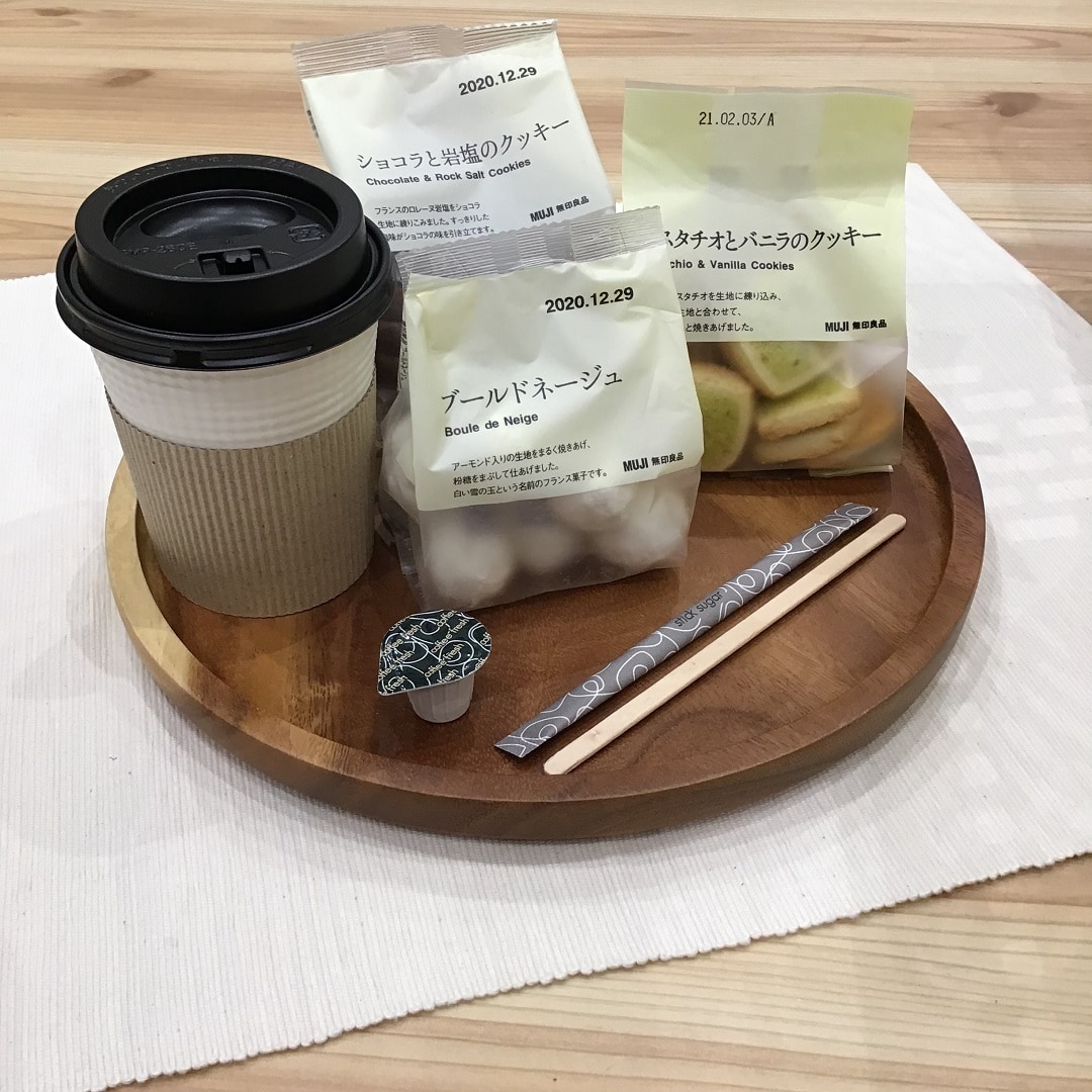 コーヒーとお菓子