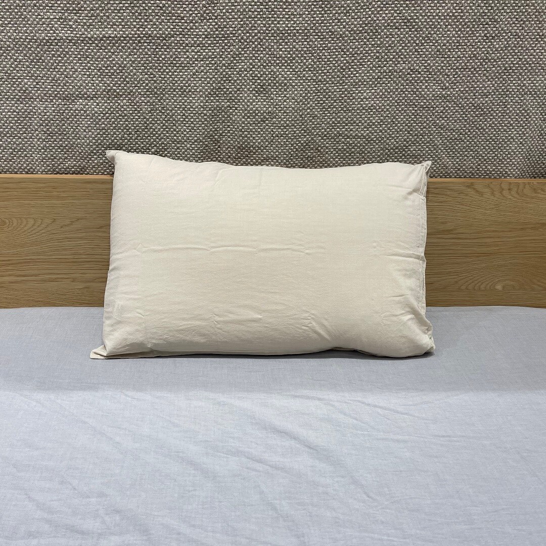 頭を支える沈み込み過ぎないふっくら枕01