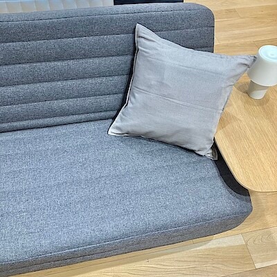 【マルヤガーデンズ鹿児島】1台で2役、リクライニングソファベッド。