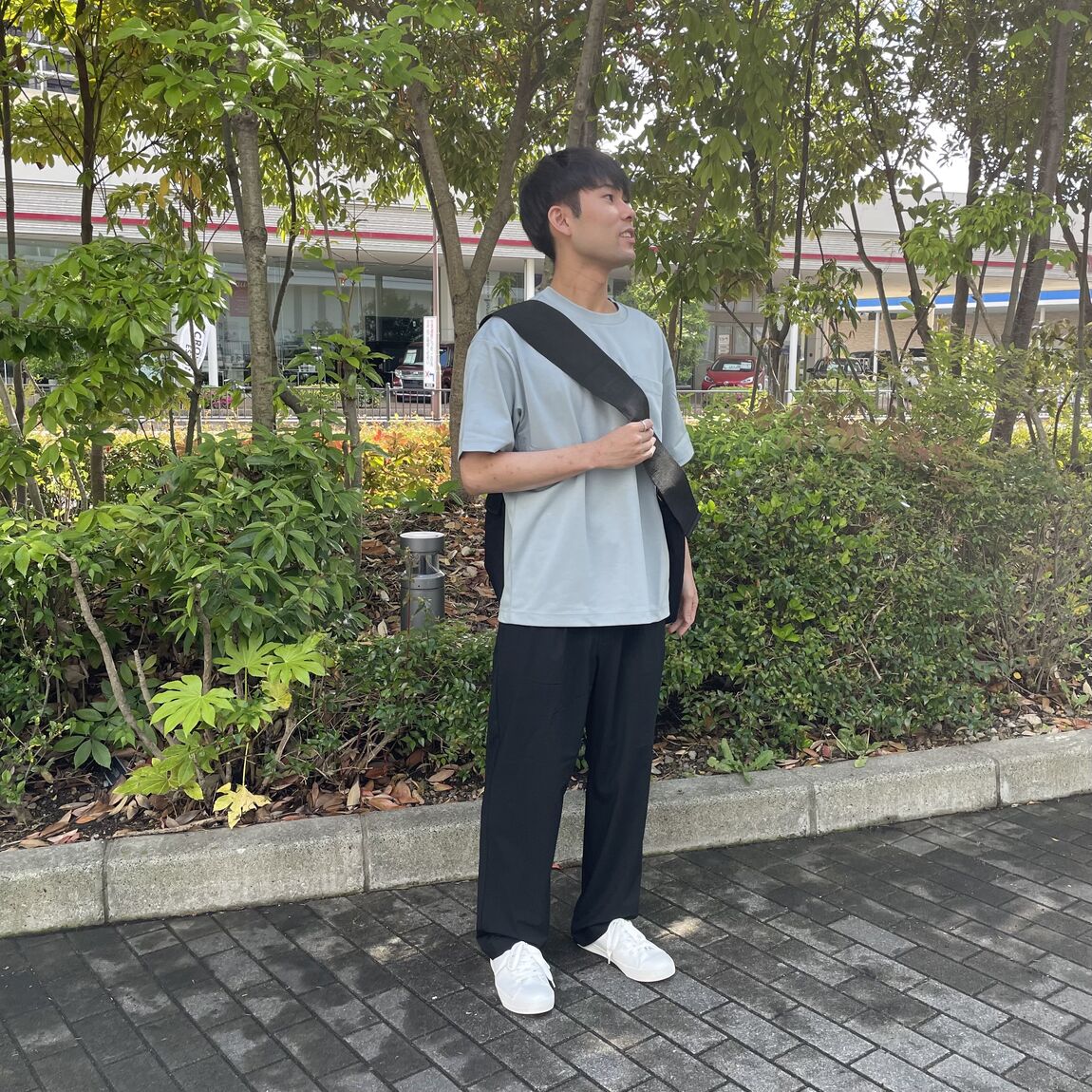 スタッフが立っている写真