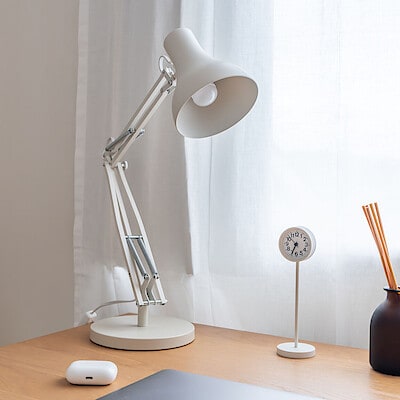 【イオンモール京都桂川】やさしく照らすアームライト