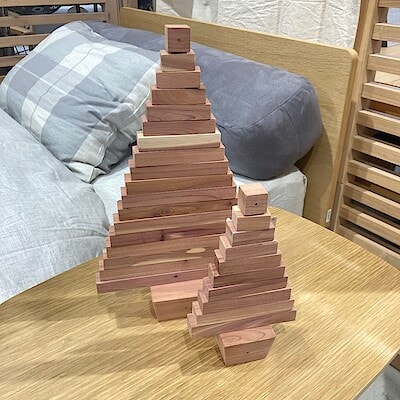 【東武動物公園駅前】 形が変えられるレッドシダーツリー | 新商品のご紹介