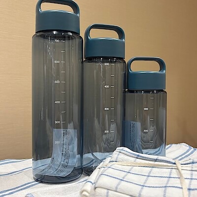 【須磨パティオ】残暑と秋の乾燥への対策に。持ち運びやすい　目盛り付き　ドリンクボトルのご紹介