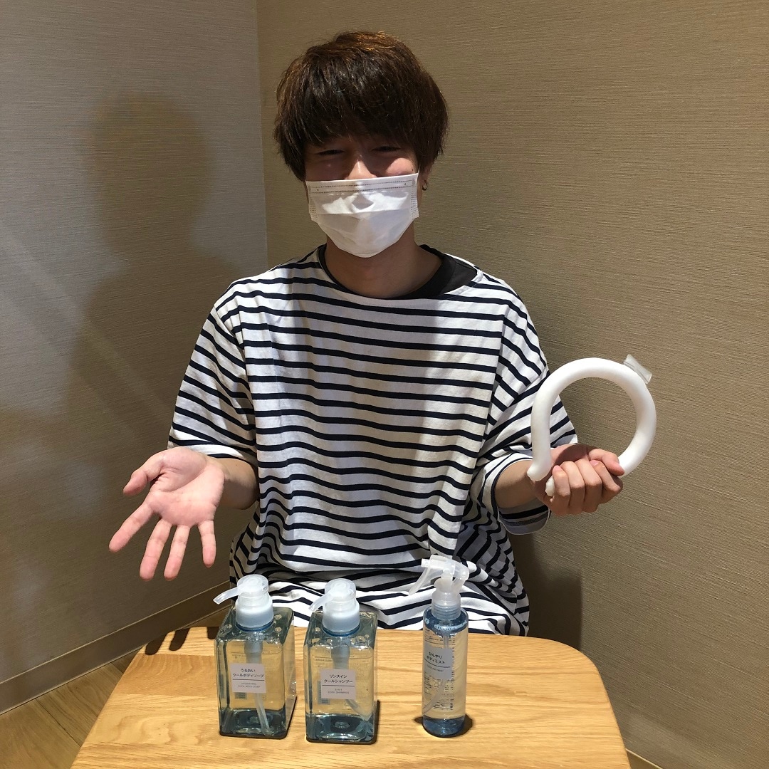 スタッフとネッククーラー