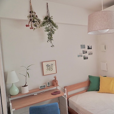 【グランツリー武蔵小杉】シンプルカラフルな寝室