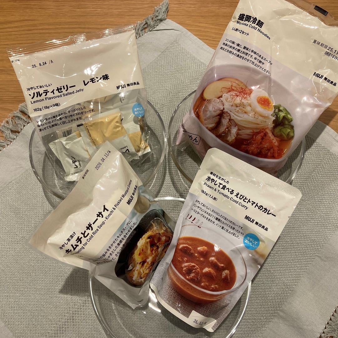 冷麺、お茶漬け、カレー、ゼリーが写っている写真