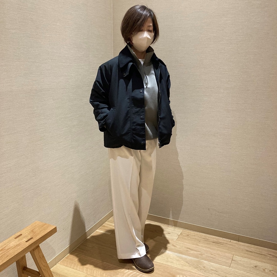 スタッフスナップ婦人全身