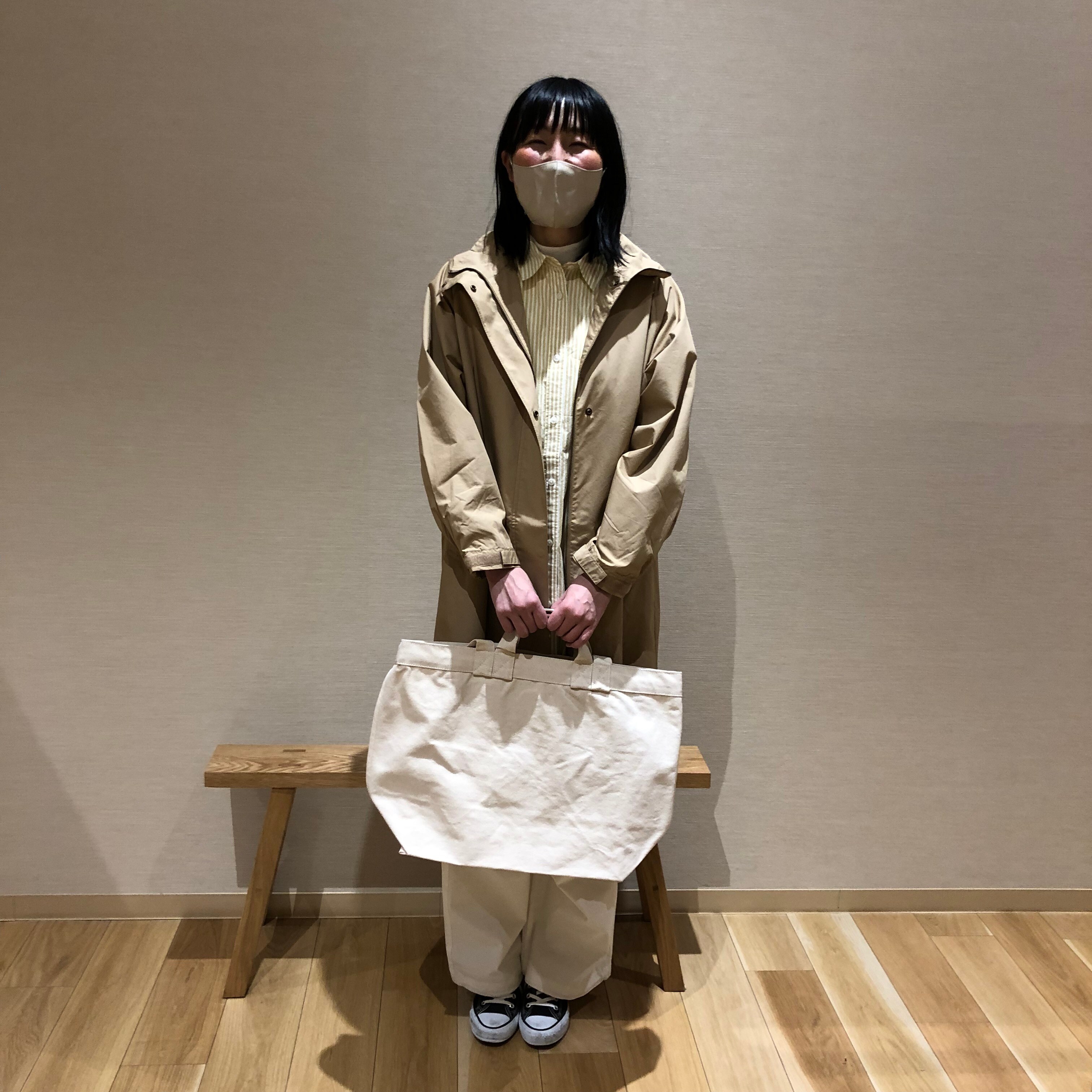 スタンドカラーコート　全身
