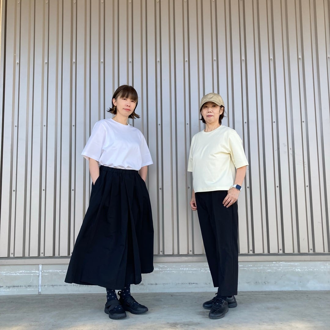 女性二人の写真