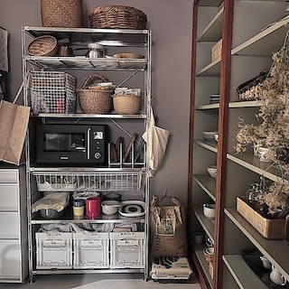 【アル・プラザ小松】　完成させない、ステンレスユニットシェルフ