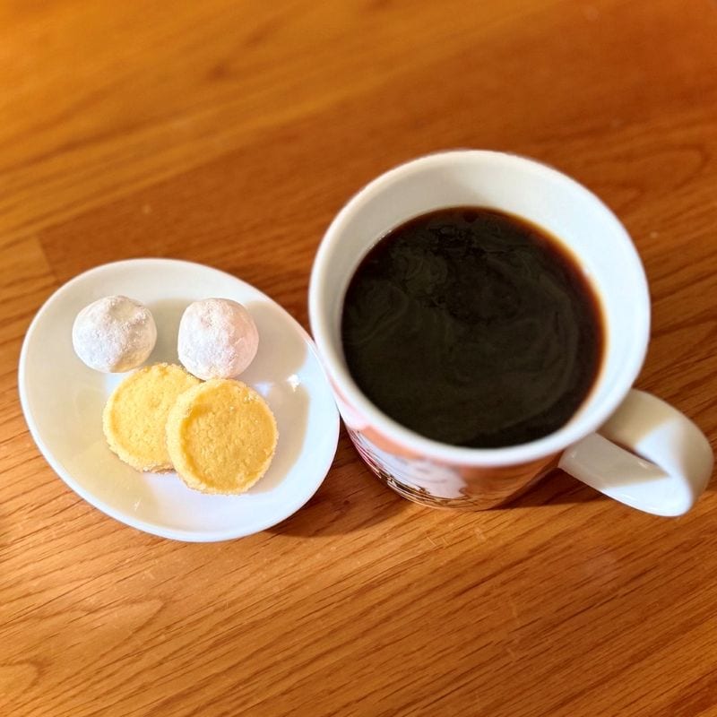 季節限定レモンのお菓子をコーヒーと楽しむ