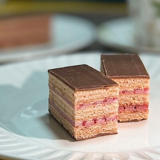 【無印良品500ベルフローラかわにし】フランボワーズのオペラケーキで素敵なティータイムを