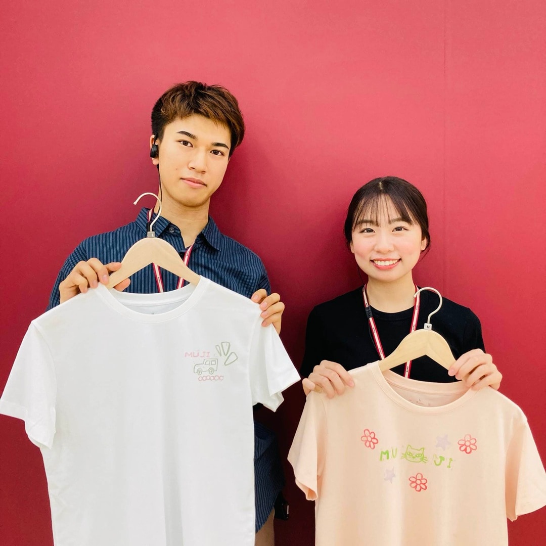 スタンプを押したTシャツ
