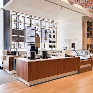 【ツルヤ安曇野穂高】お買い物の際は、アイスも楽しめるコーヒースタンドでごゆっくりお過ごしください