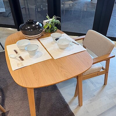 【イオンタウン旭】高さが変えられるテーブルとゆったりチェア