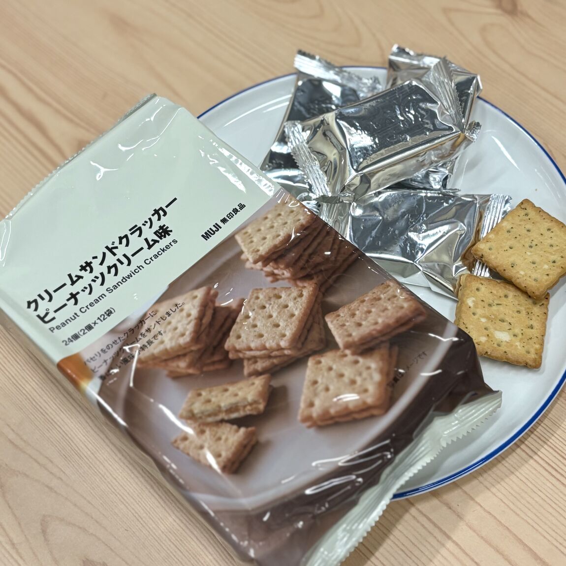 クリームサンドクラッカー