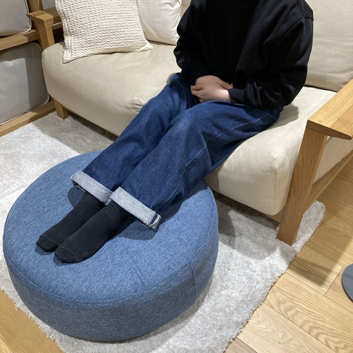 【大丸福岡天神】新商品　空気でできたフロアクッションのご紹介